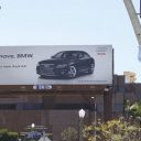 AUDI повесили на центральной улице города плакат с надписью "Полностью обновленная Audi A4. Твой ход, BMW."